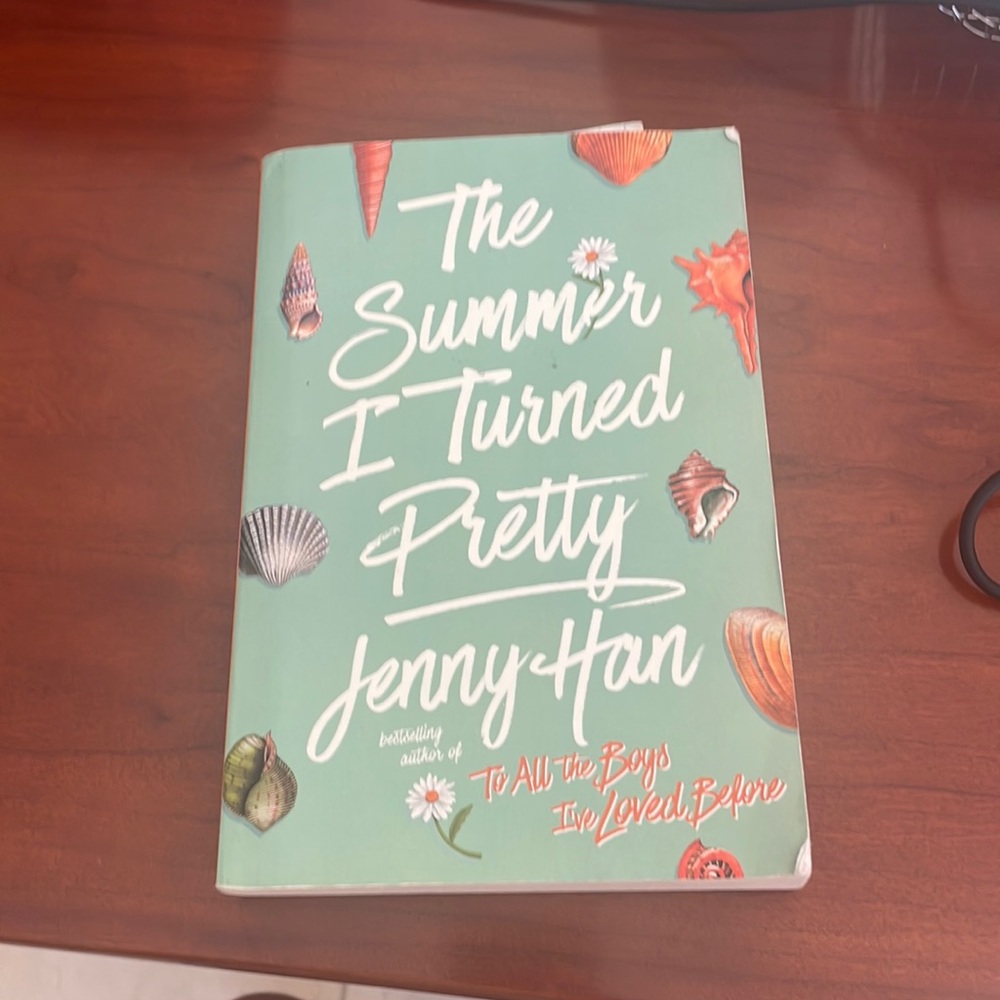 The Summer I turned Pretty EXTREMELY RARE misprint. (Pages flipped upside down)